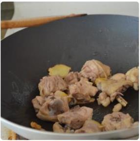 土豆烧鸡块的做法步骤4