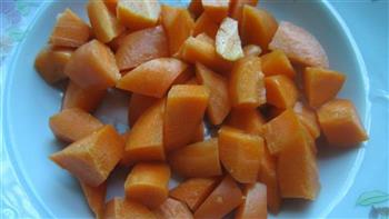 红萝卜炒土豆的做法步骤2