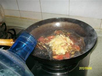 番茄鸡蛋热汤面的做法步骤7