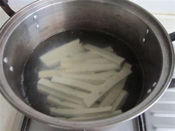 家常三鲜汤的做法步骤6