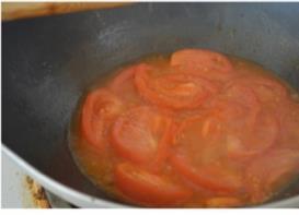 番茄滑蛋牛肉的做法步骤3