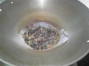 鲮鱼豆豉炒油麦菜的做法图解3