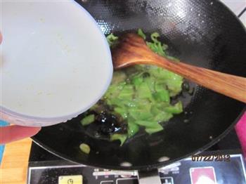蚝油尖椒干豆腐的做法步骤4