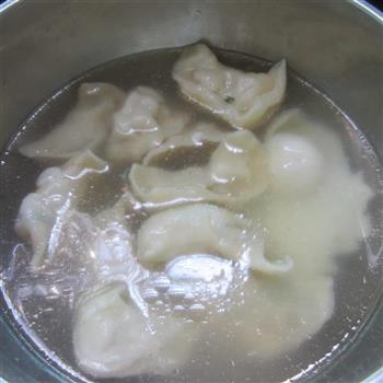 高汤煮饺的做法图解4