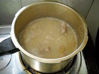 家常莲藕排骨汤的做法步骤9