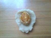 广式莲蓉蛋黄月饼的做法图解2