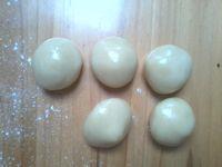 广式莲蓉蛋黄月饼的做法步骤7