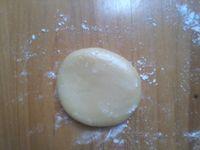 广式莲蓉蛋黄月饼的做法步骤8