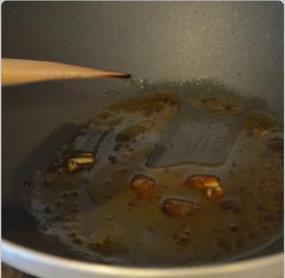 土豆烧牛筋的做法步骤2