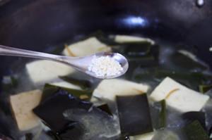 海带豆腐汤的做法步骤7