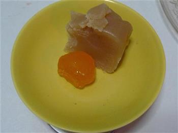 广式莲蓉蛋黄月饼的做法步骤8
