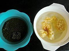 银耳绿豆汤的做法步骤1
