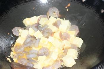鸡蛋豆腐烩虾仁的做法步骤3