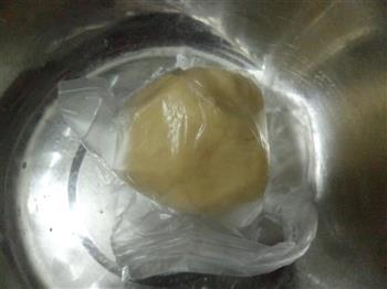莲蓉蛋黄苏式月饼的做法步骤4