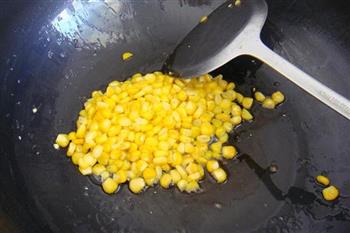西兰花金沙玉米的做法步骤4