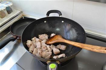 栗子红烧肉的做法步骤3