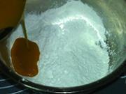 芒果椰蓉冰皮月饼的做法步骤6