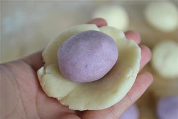 紫薯酥皮蛋黄月饼的做法步骤9