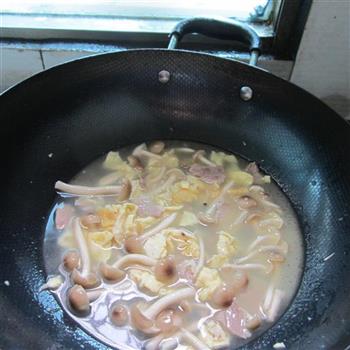 蛋皮姬菇肉片汤的做法图解6