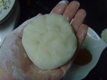 哈密瓜冰皮月饼的做法步骤10