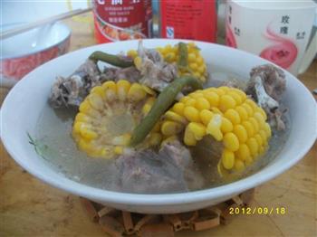 酸豆角玉米排骨汤的做法步骤7