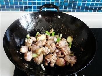 黄菇土豆烧鸡块的做法步骤8