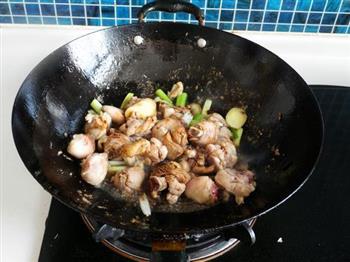 黄菇土豆烧鸡块的做法图解9
