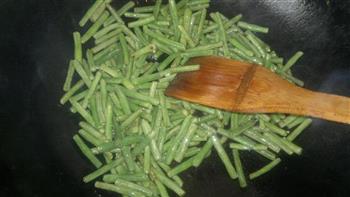 素炒豇豆的做法步骤3
