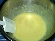 豆沙蛋黄月饼的做法步骤5