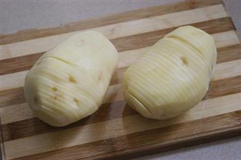 黑椒风琴土豆的做法步骤3