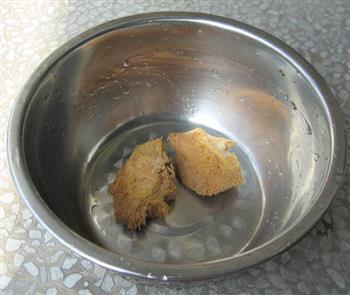 猴头菇纯素汤的做法步骤3