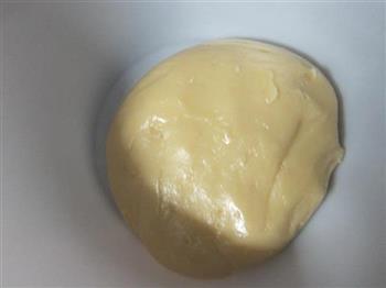 蛋黄白莲蓉月饼的做法步骤6