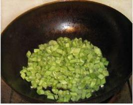 榄菜肉末四季豆的做法图解4