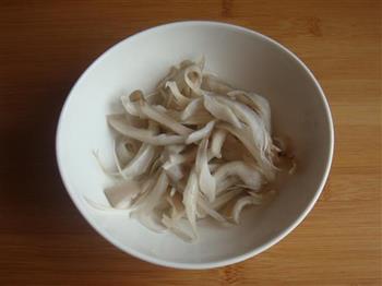 平菇豆腐味噌汤的做法步骤3