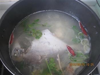 清炖鲳鱼汤的做法图解7