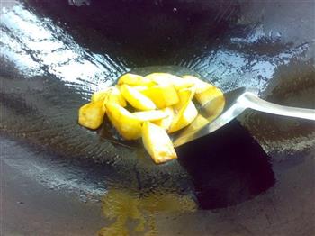 乳香土豆焖排骨的做法步骤4