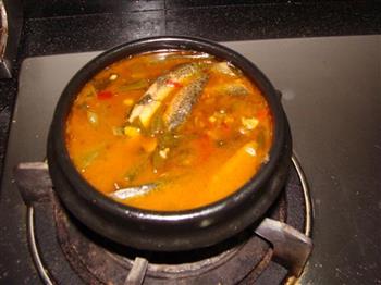 石锅酸菜泥鳅的做法步骤10