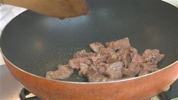 京葱爆牛肉的做法步骤2