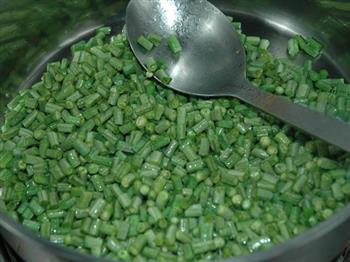 榄菜肉末豇豆的做法步骤4