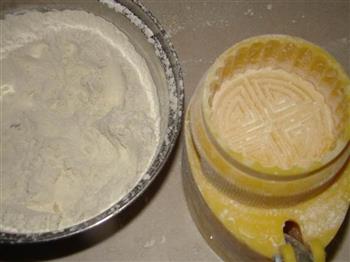 奶黄冰皮月饼的做法步骤10