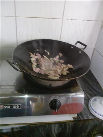 猪肉炒花菜的做法步骤5