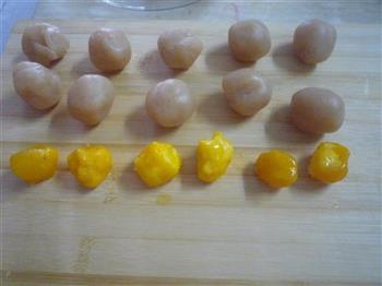 广式莲蓉蛋黄月饼的做法图解5