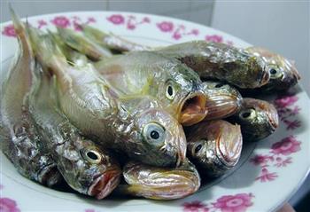 清蒸剁椒黄花鱼的做法步骤3
