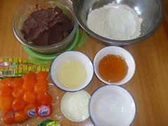 广式豆沙蛋黄月饼的做法步骤1