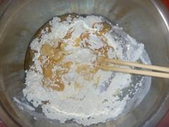 广式豆沙蛋黄月饼的做法图解6