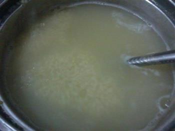 鸡蛋小米粥的做法步骤2