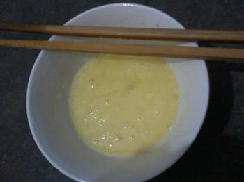 鸡蛋小米粥的做法步骤3