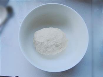 豆沙蛋黄酥的做法步骤2