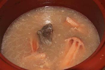 猪骨炖莲藕汤的做法图解7
