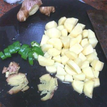 咖喱土豆鸡翅的做法步骤1